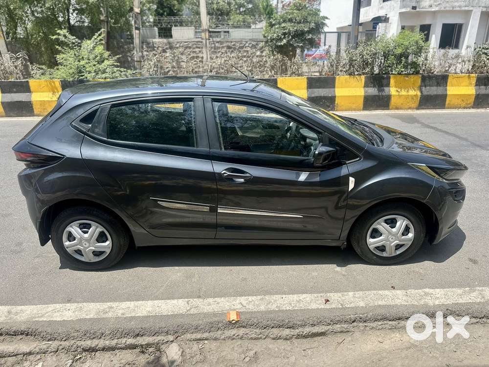 Tata Altroz 1.2 Xe, 2021, Petrol