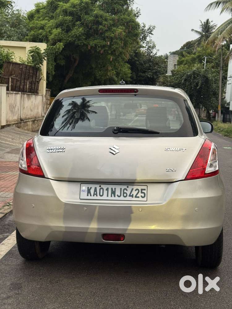 Maruti Suzuki Swift 1.2 Zxi Abs, 2011, Petrol