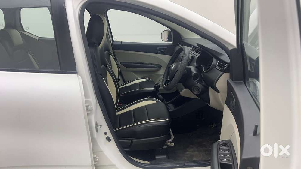 Renault Triber Rxt, 2023, Petrol