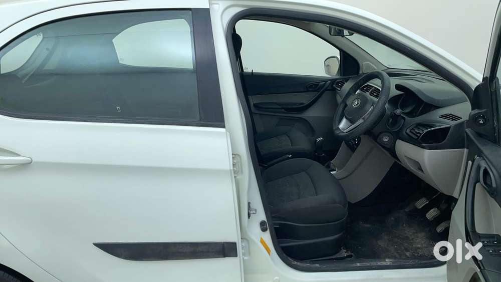 Tata Tiago 1.2 Revotron Xt, 2016, Petrol