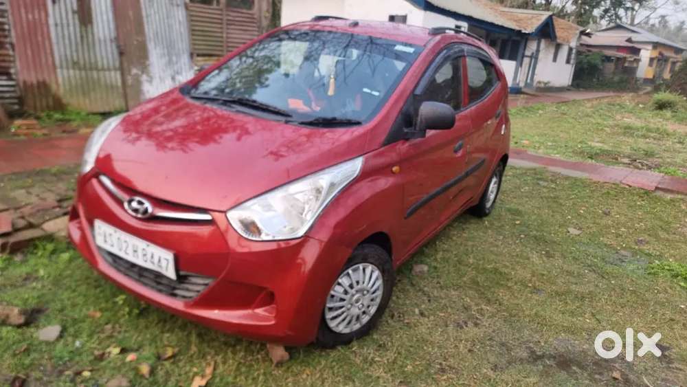 Well Maintained Eon Era + Car.