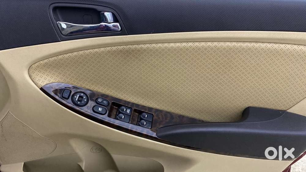 Hyundai Verna Fluidic 1.6 Vtvt Sx Opt, 2014, Petrol