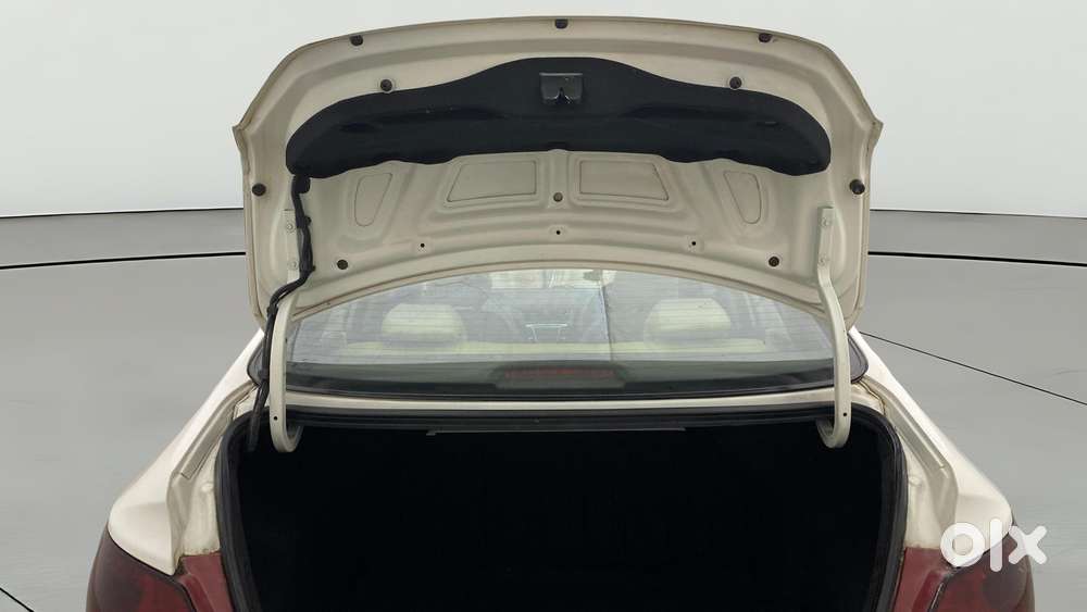 Hyundai Verna Fluidic 1.6 Vtvt Sx, 2013, Petrol