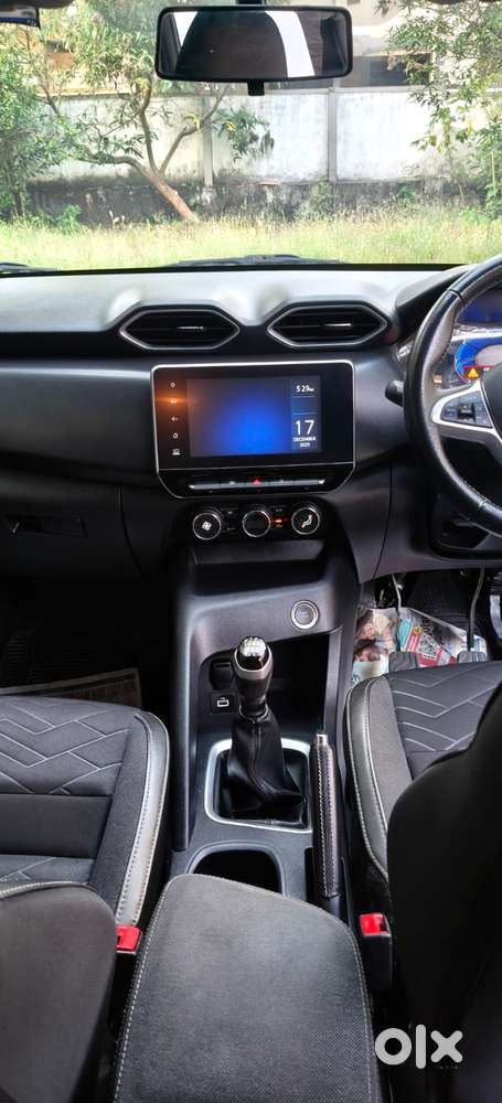 Nissan Magnite 1.0 Xv Premium, 2024, Petrol