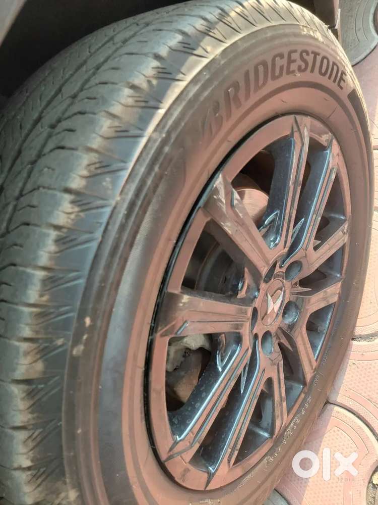 Mahindra Xuv700 2024 Diesel 63000 Km Driven