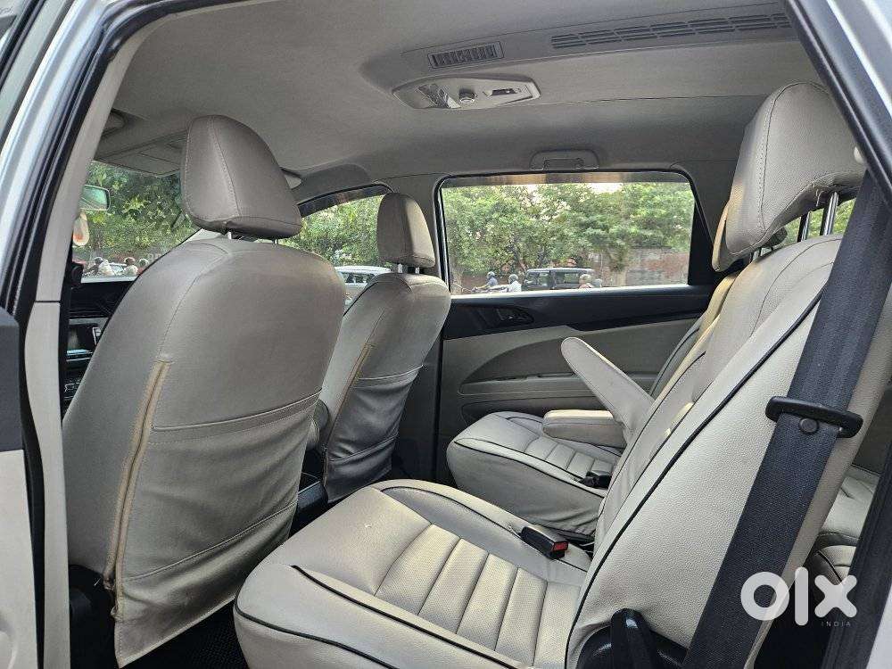 Mahindra Marazzo M4, 2019, Diesel
