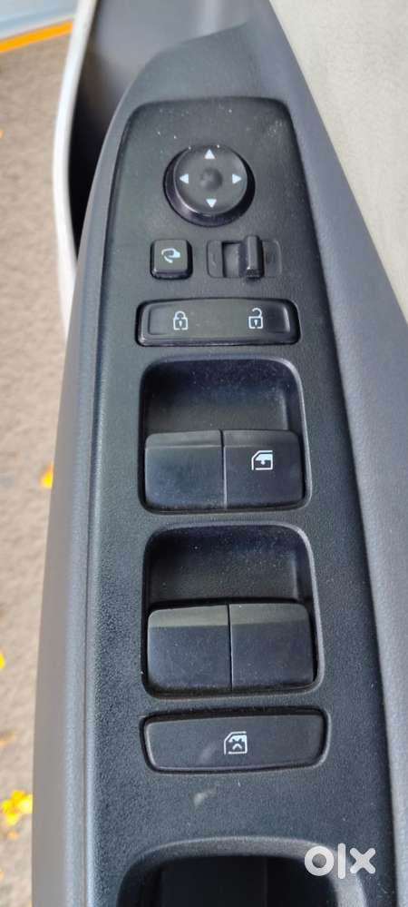 Hyundai Aura Sx (o) Crdi Manual, 2024, Cng & Hybrids