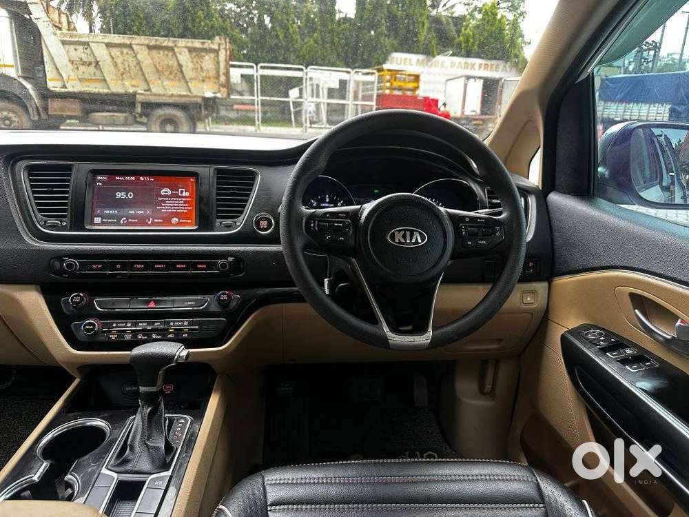 Kia Carnival Premium, 2021, Diesel