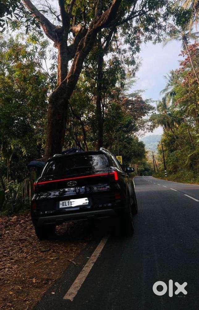 Hyundai Venue 2023 Petrol Well Maintained