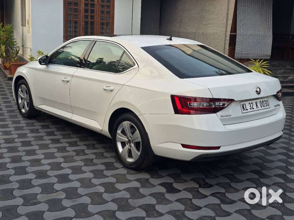 Skoda Superb Style 1.8, 2016, Petrol