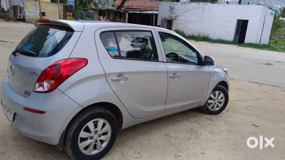 Good Condition Car Showroom Track