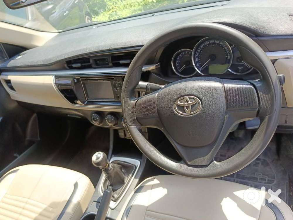 Toyota Corolla Altis 1.8 J, 2015, Petrol