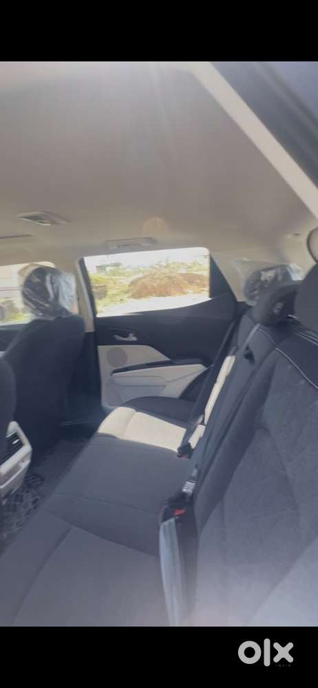 Mahindra Xuv 3xo Petrol 2025