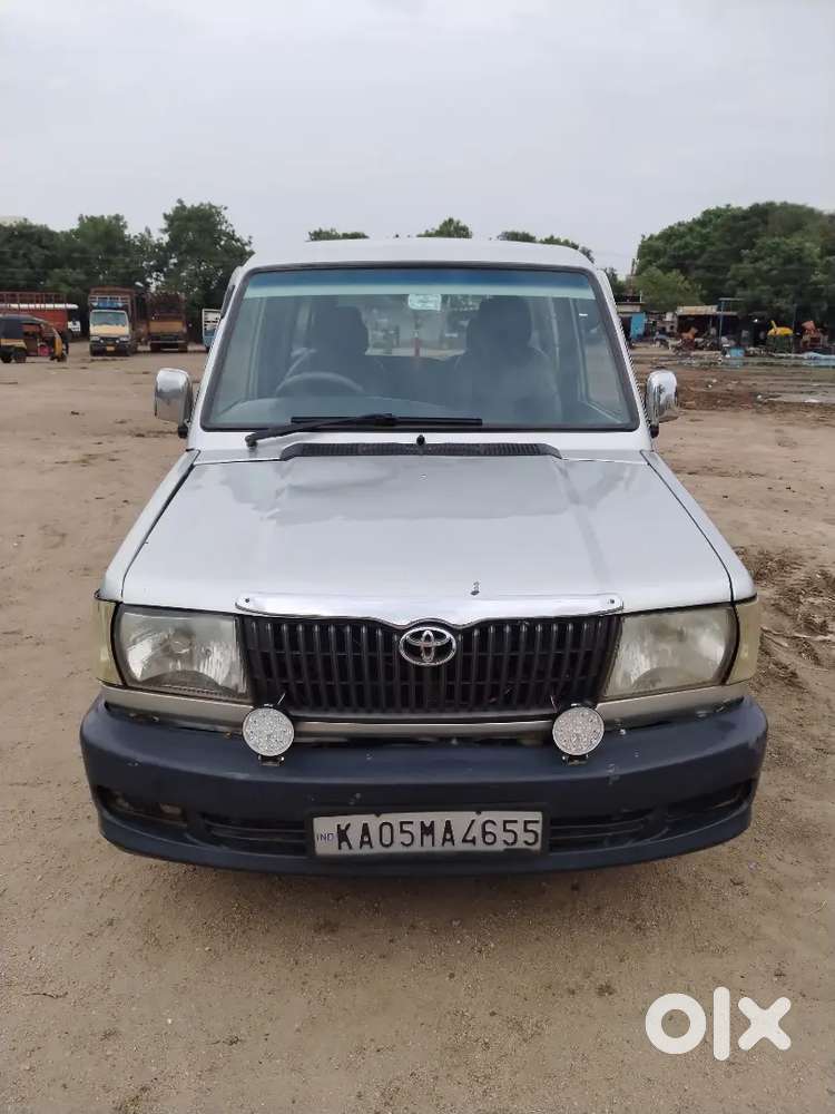 Toyota Qualis 2003