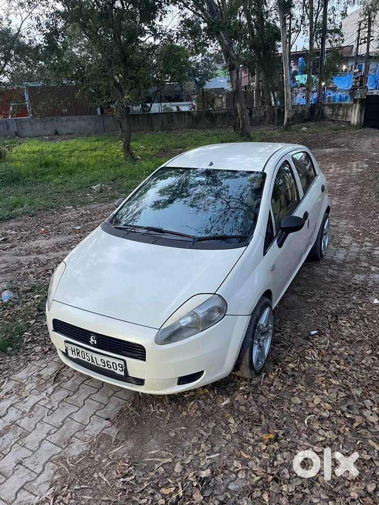 Fiat Grande Punto 2014 Diesel 90000 Km Driven