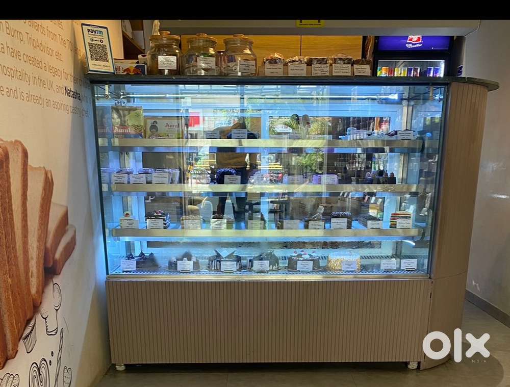Pastry cabinet