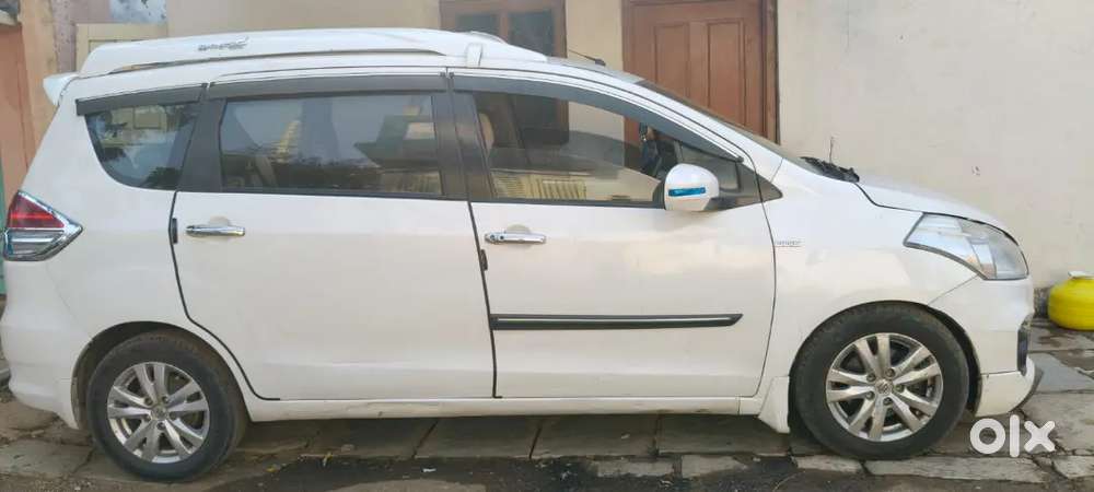 Maruti Suzuki Ertiga 2016 Diesel Manual  Top Model Button Start