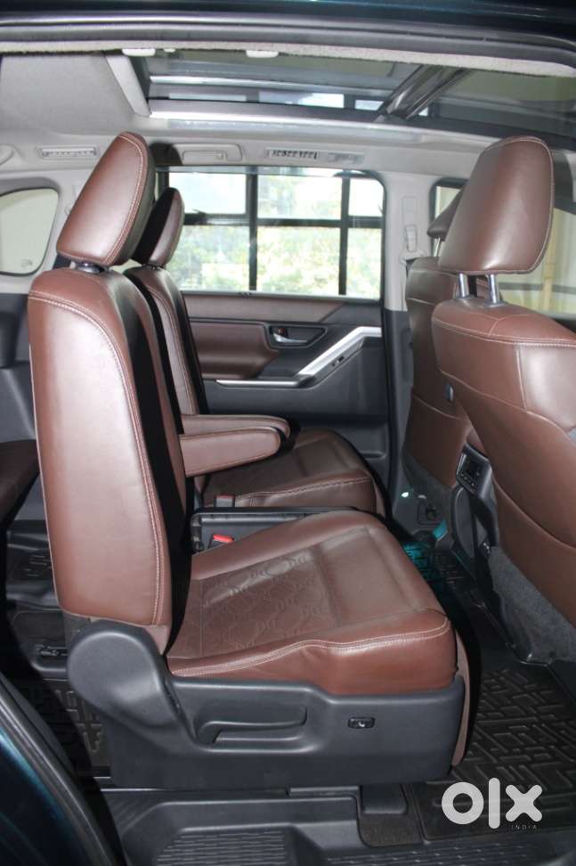Toyota Innova Hycross 2.0 Zx (o) Hybrid 7 Str, 2023, Petrol
