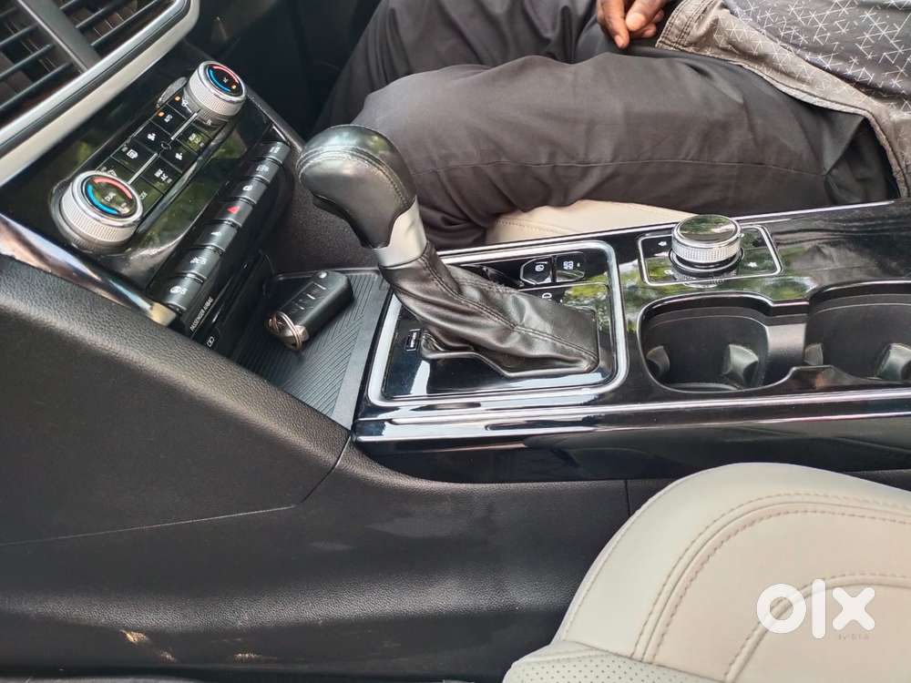 Mahindra Xuv700 2.2 Ax 7 Diesel At Luxury Pack Str, 2023, Diesel