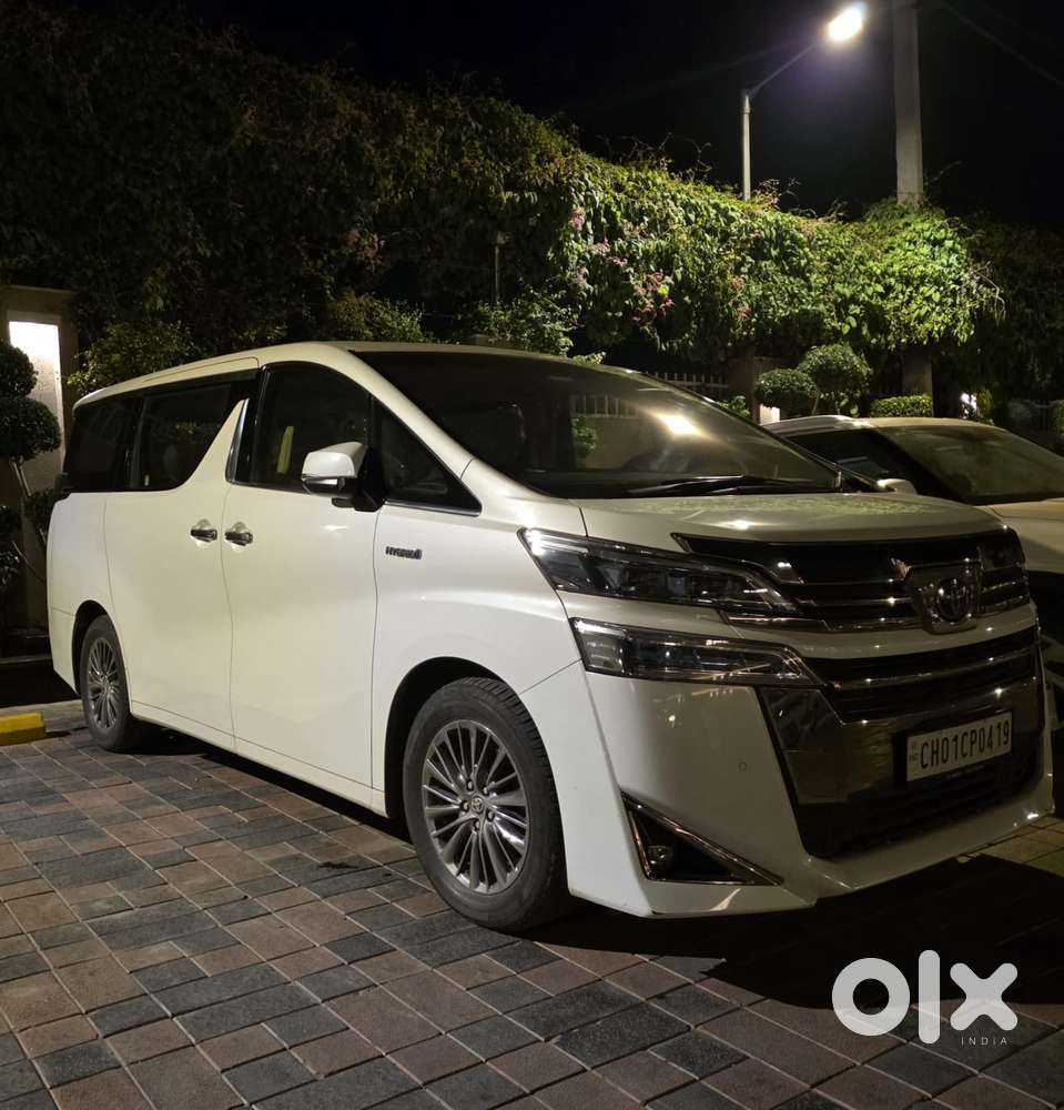 Toyota Vellfire Vip – Executive Lounge, 2023, Petrol