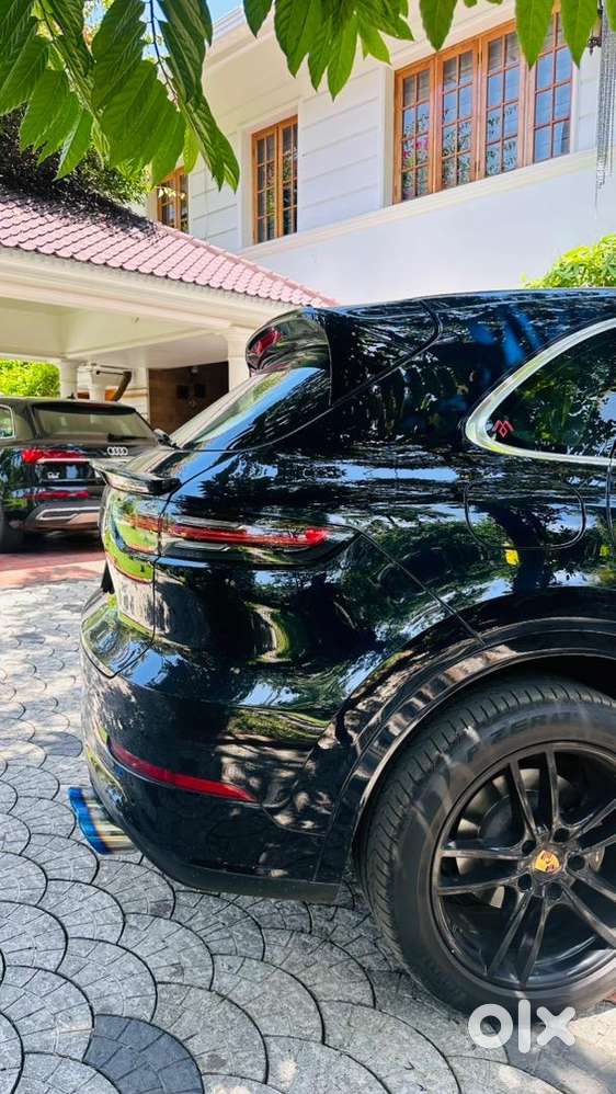 Porsche Cayenne - Fully Loaded - Clean Car