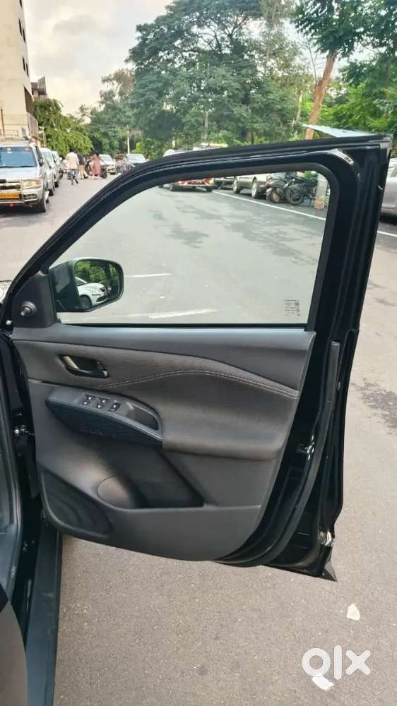 Nissan Magnite1.0 Visa Plus Black  2025 Petrol Well Maintained