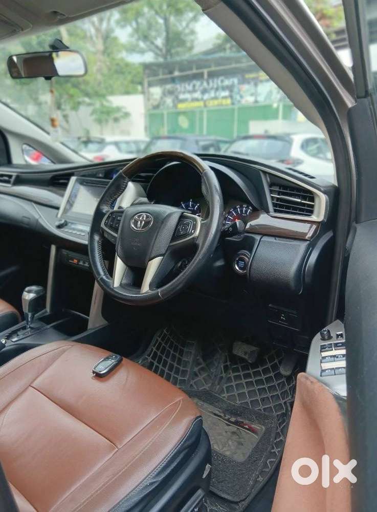 Toyota Innova Crysta 2.8z Automatic, 2016, Diesel