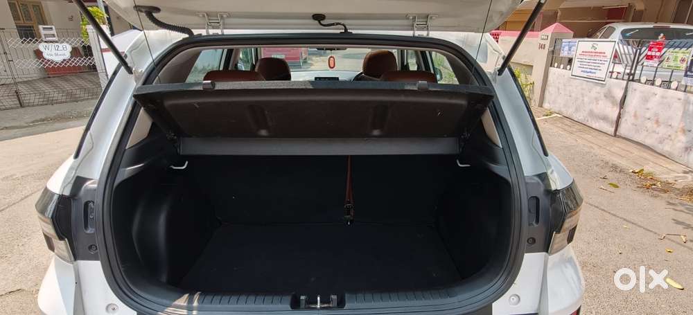 Hyundai Venue Sx (o) Mt 1.5 Diesel, 2023, Diesel