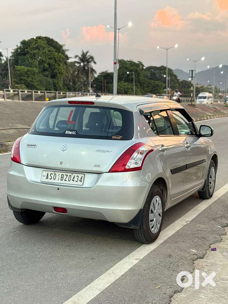 Maruti Suzuki Swift Vxi With Abs, 2016, Petrol