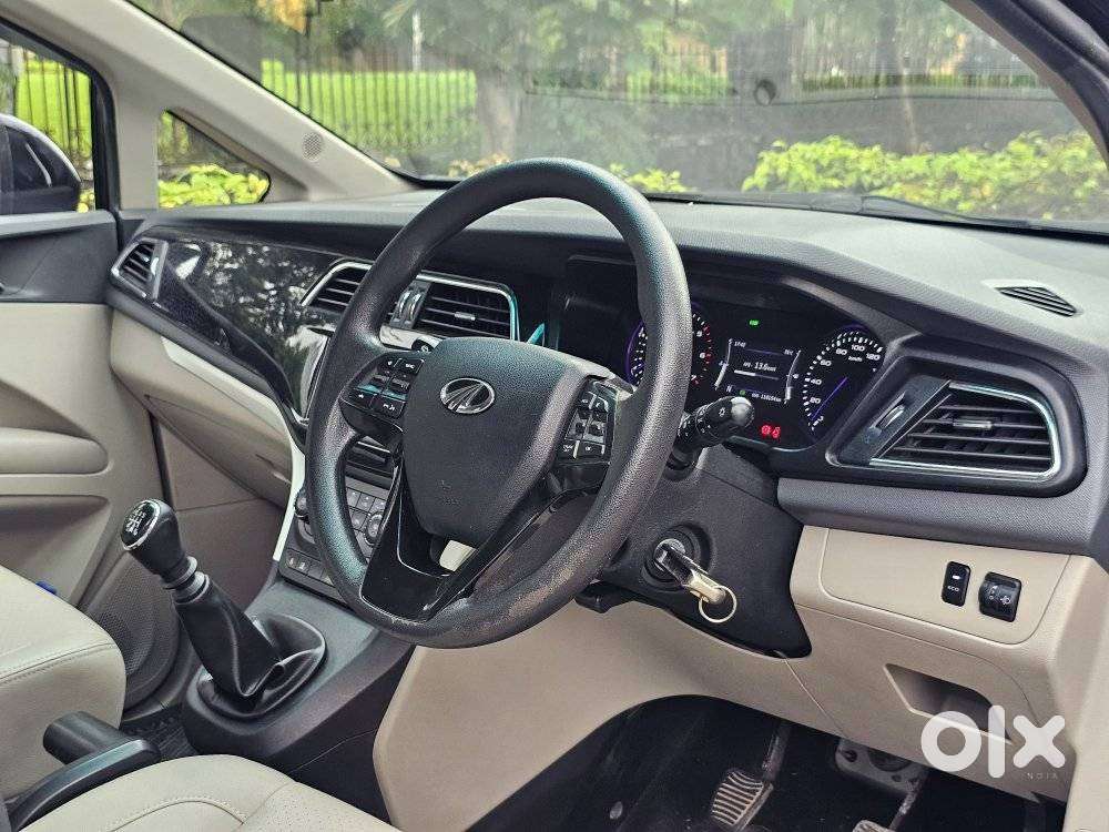 Mahindra Marazzo M8, 2018, Diesel