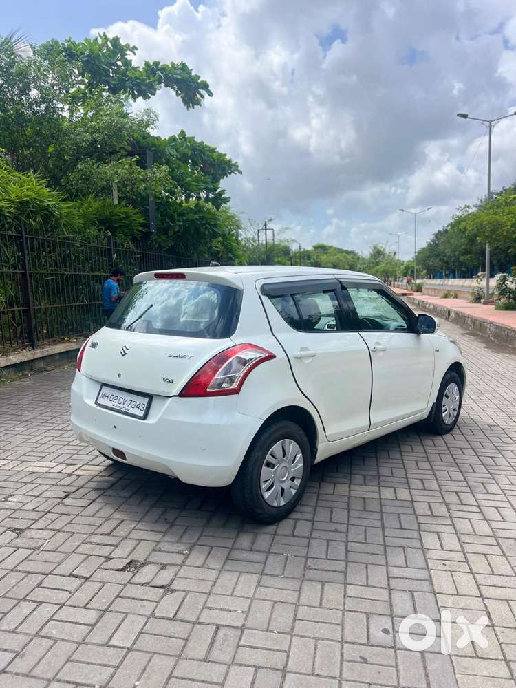 Maruti Suzuki Swift Vxi + Manual, 2013, Petrol