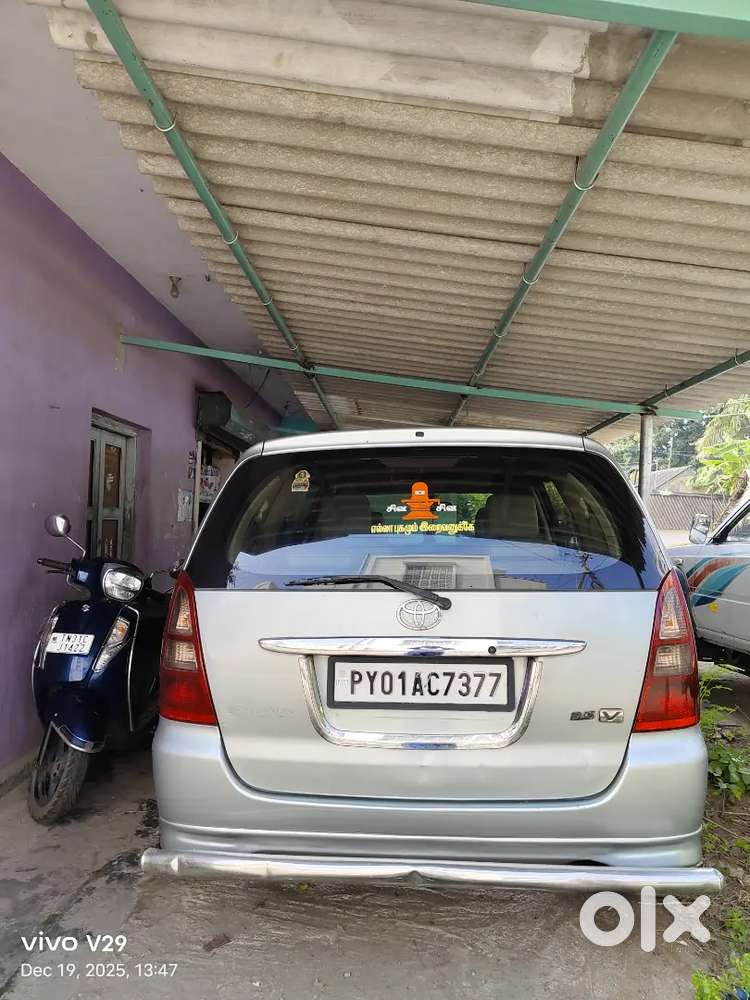 Toyota Innova Diesel 2005 Variant