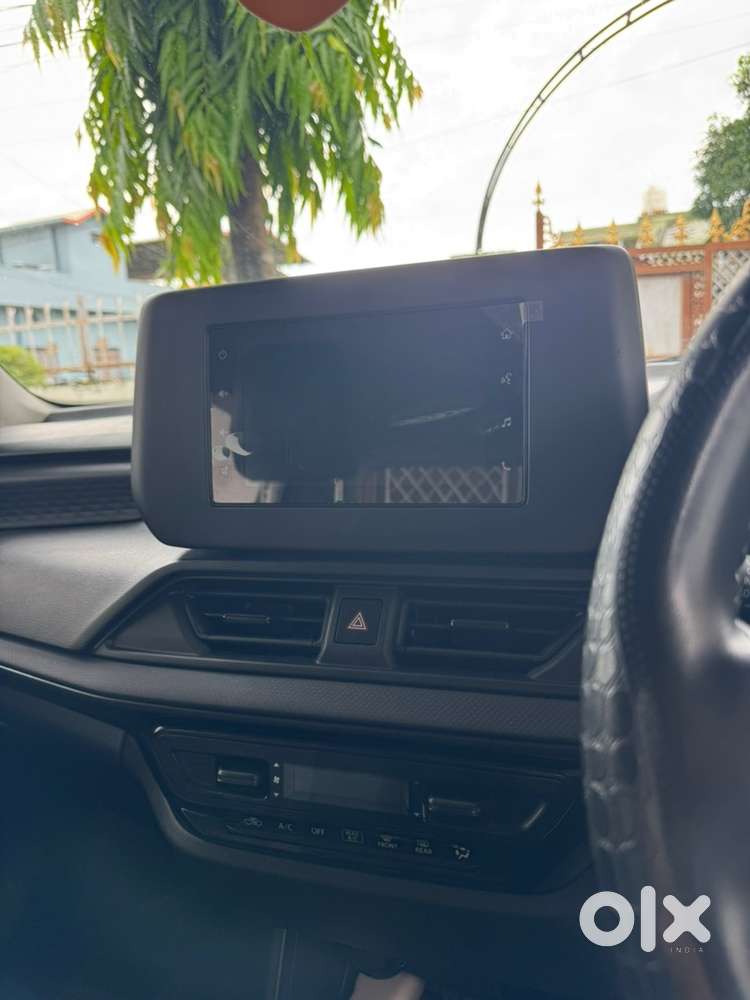 Maruti Suzuki Swift Petrol 2025