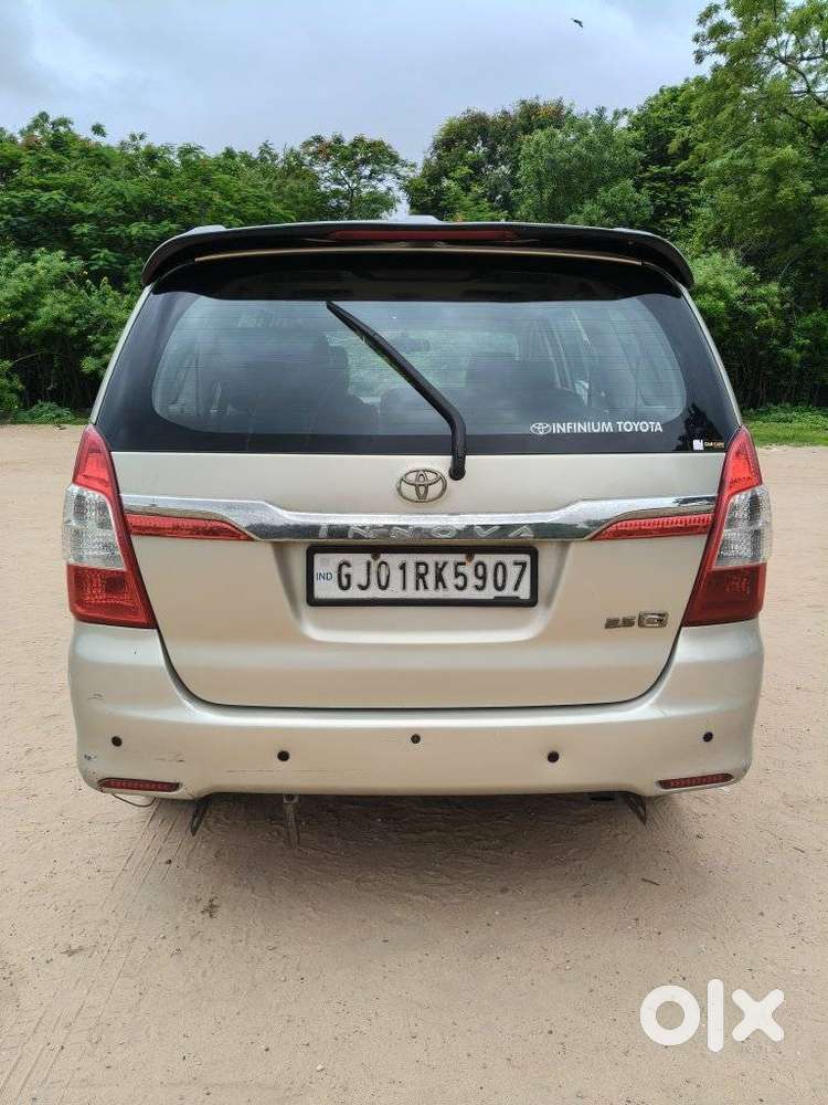 Toyota Innova 2.5 Gx (diesel) 8 Seater Bs Iv, 2015, Diesel