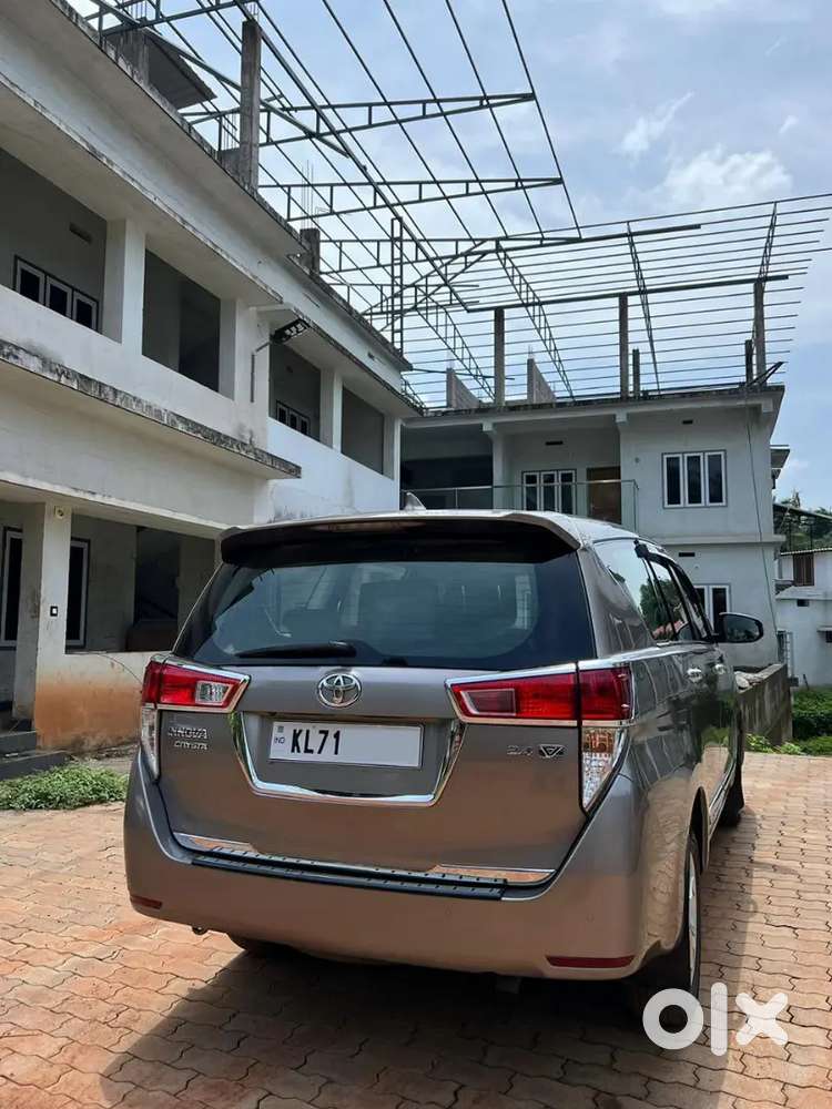 Toyota Innova Crysta 2019 Diesel 200000 Km  Toyota Service