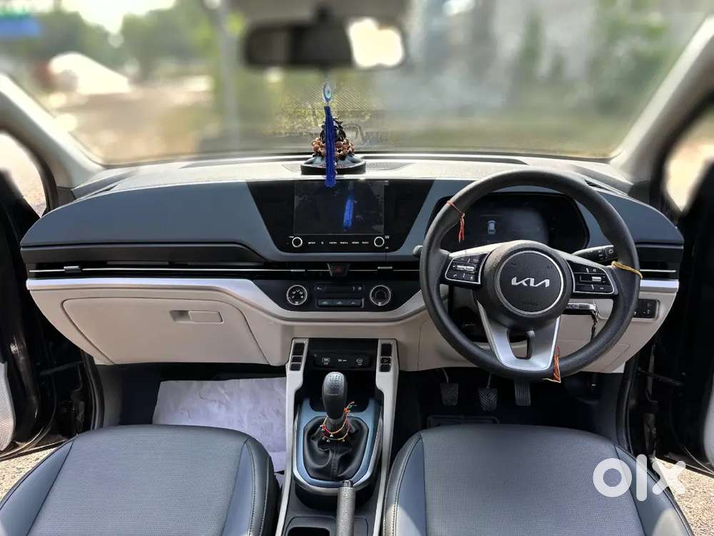 Kia Carens Premium Optional Petrol