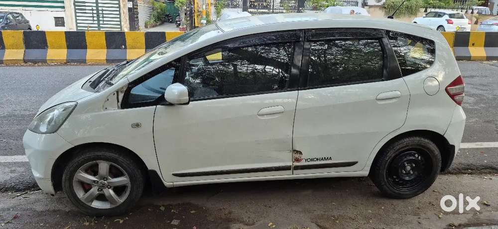 Honda Jazz Select 1.2 (2011)  2nd Owner  Well Maintained  White