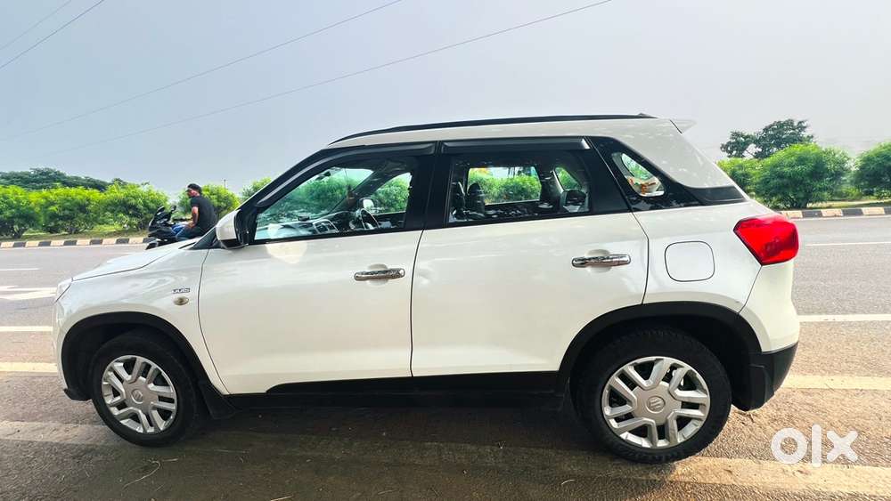 Maruti Brezza Diesel 2018 Wth All Services Record Well Maintained Car