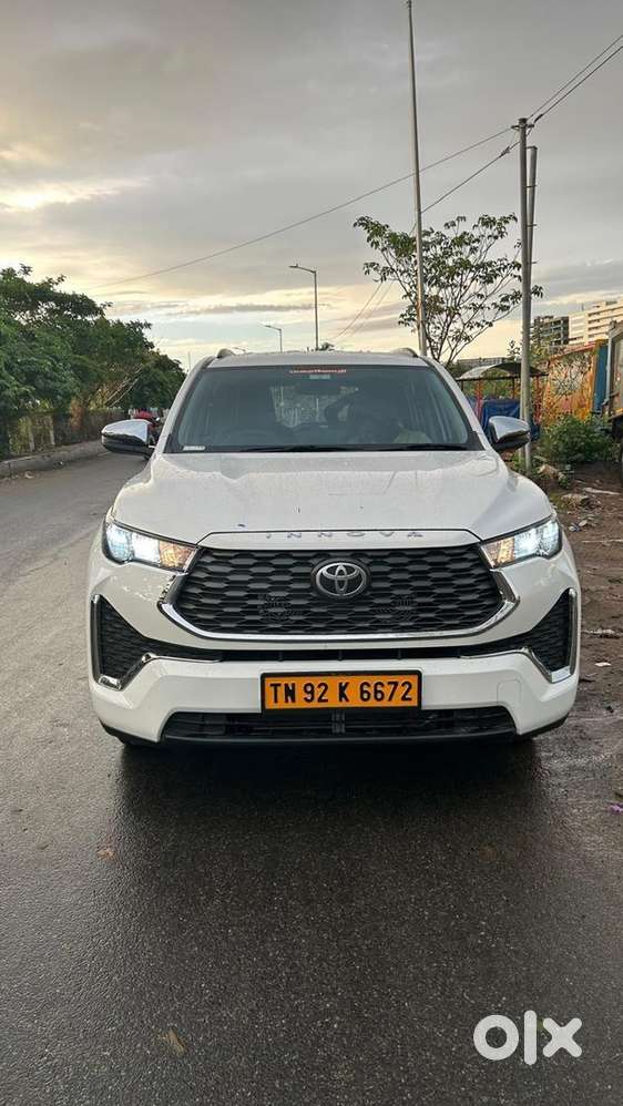 Toyota Innova Hycross 2024