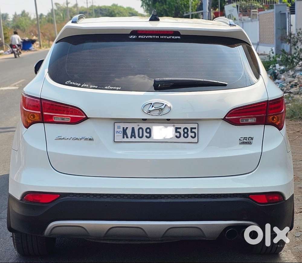 Very Neatly Maintained Hyundai Santa Fe