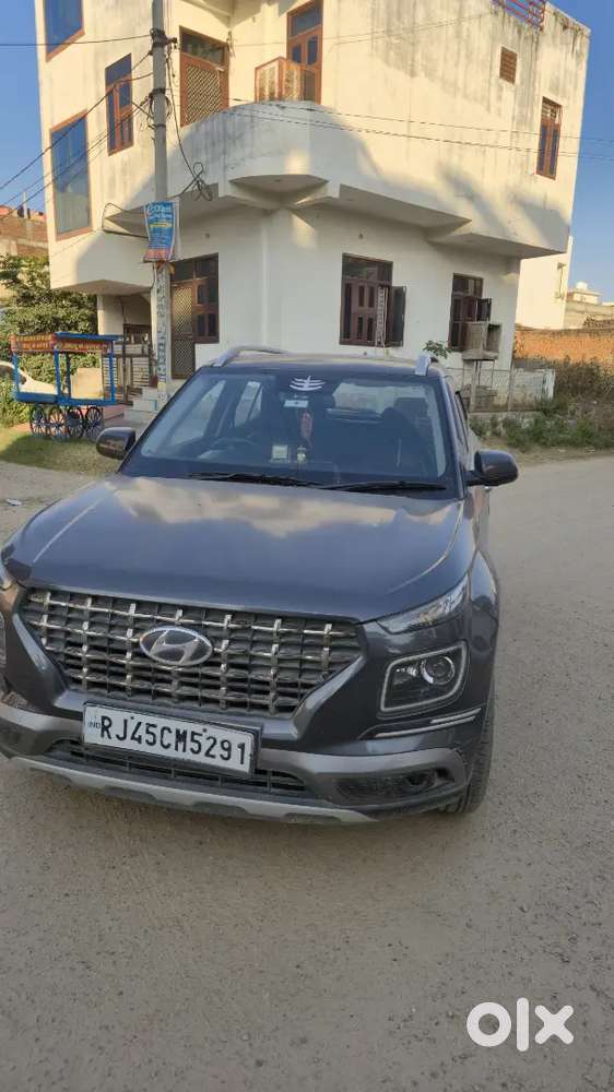 Hyundai Venue 2021 Diesel 99000 Km Driven