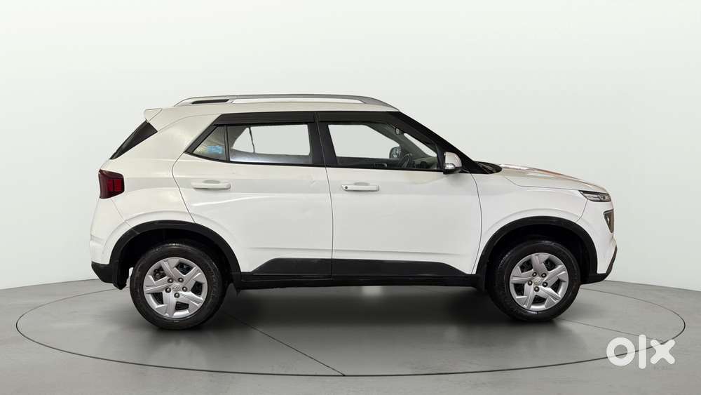 Hyundai Venue 1.2 S Plus, 2022, Petrol