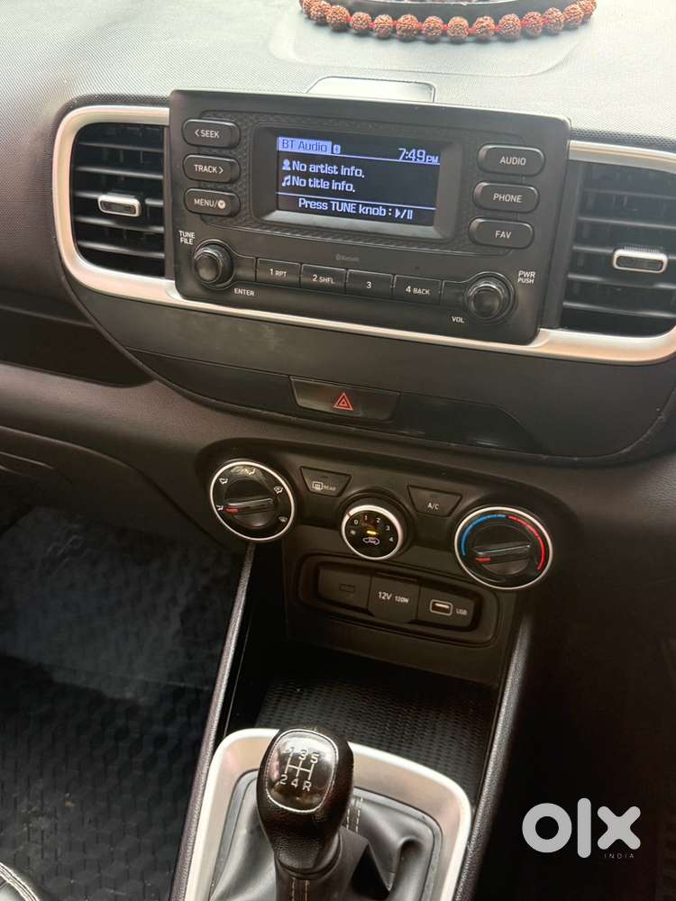 Hyundai Venue S 1.2 Petrol Manual | Dec 2021 | 35,000 Km | First Owner