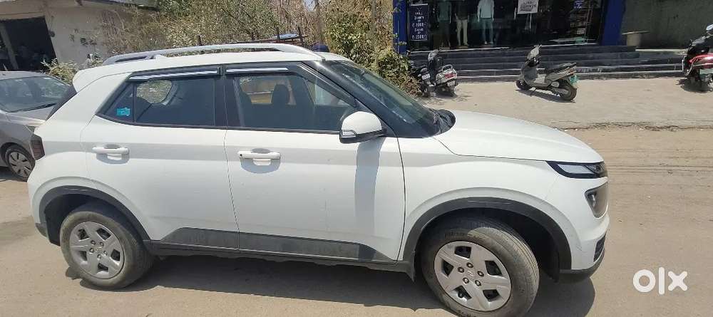 Hyundai Venue [2022]  Single Owner  Only 24k Km  Under Warranty