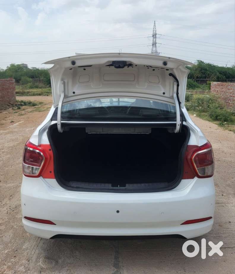 Hyundai Xcent 1.2l Kappa Dual Vtvt 5-speed Manual Base, 2017, Petrol