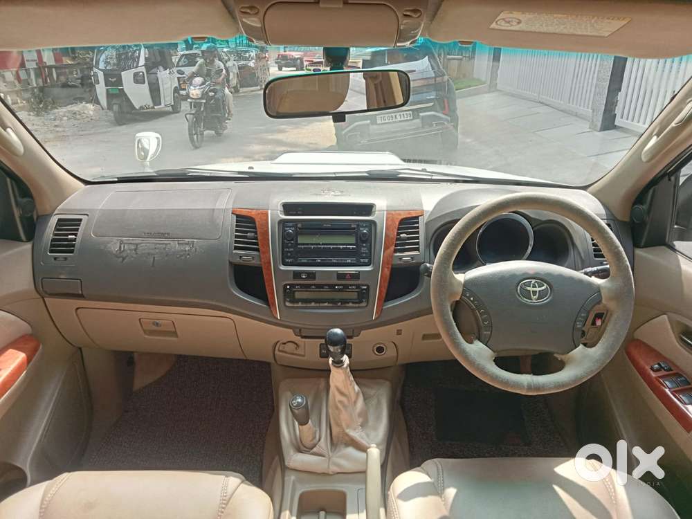 Toyota Fortuner 3.0 4x4 Manual, 2011, Diesel
