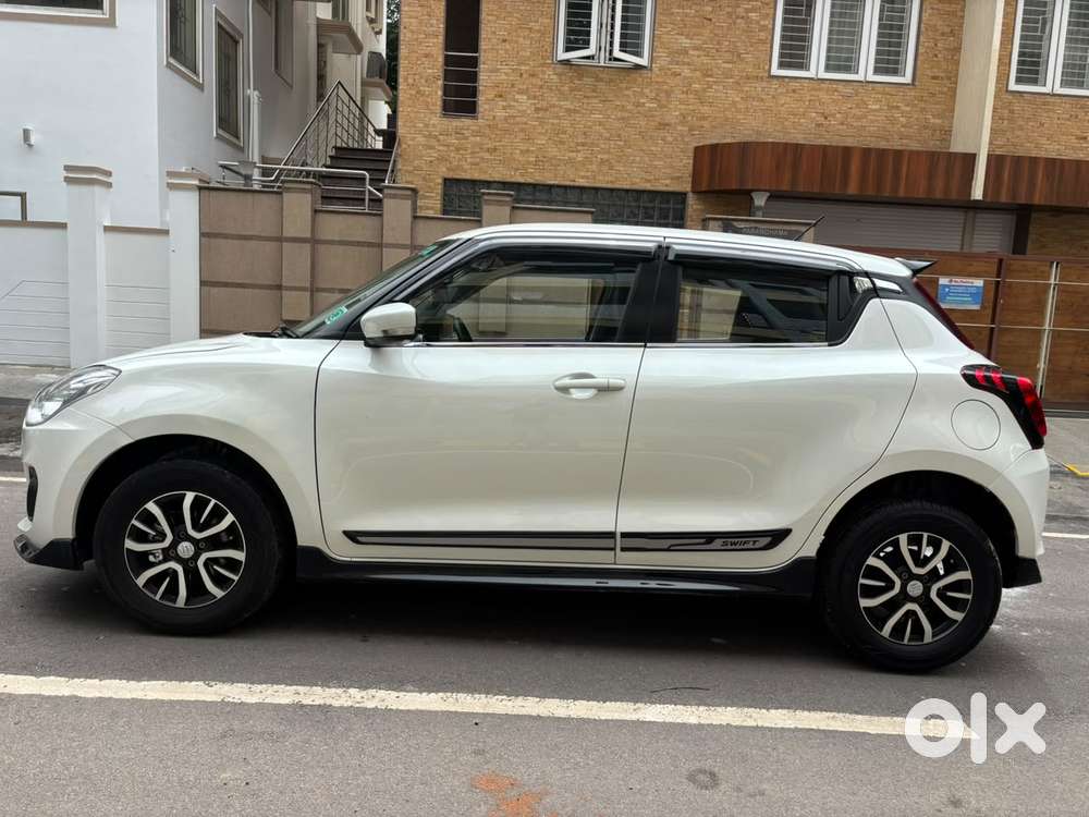 Maruti Suzuki Swift Vxi + Manual, 2021, Petrol