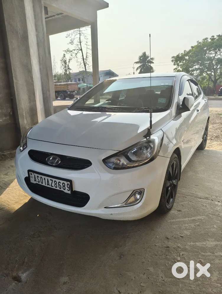 Hyundai Verna 2012