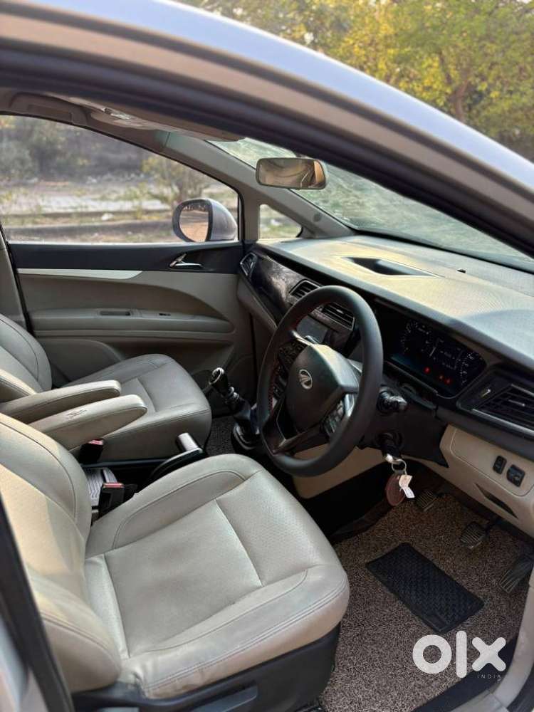 Mahindra Marazzo M8, 2019, Diesel