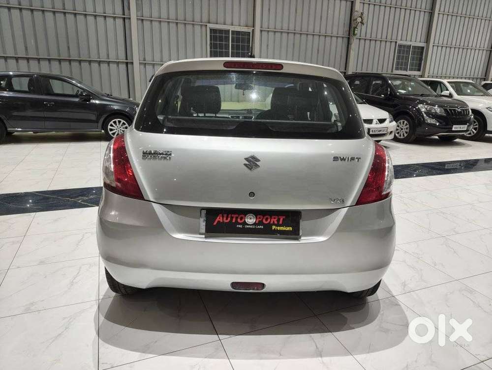 Maruti Suzuki Swift Vxi 1.2 Abs Bs-iv, 2011, Petrol